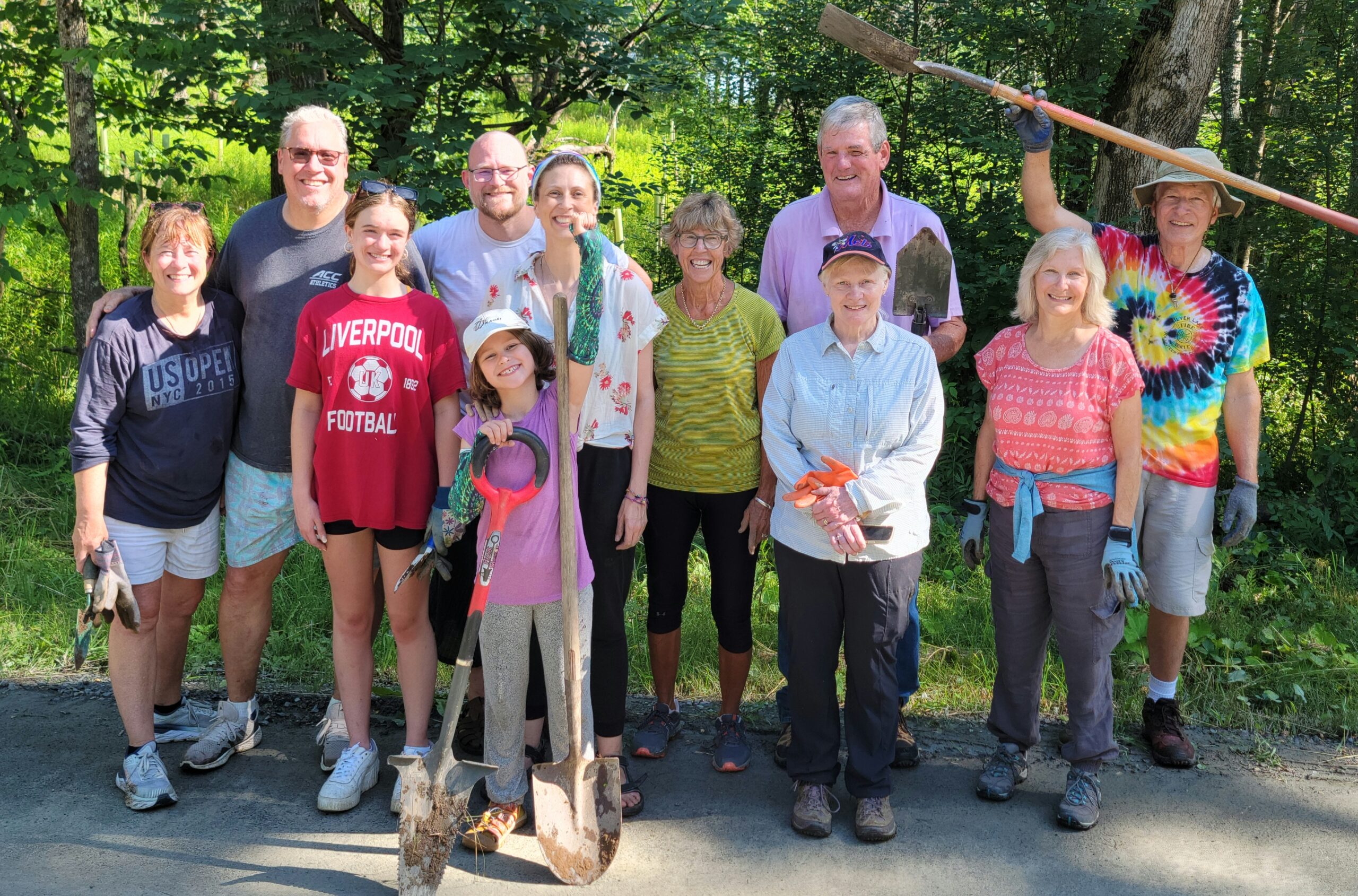 RiparianPlantingteam20230703_165250